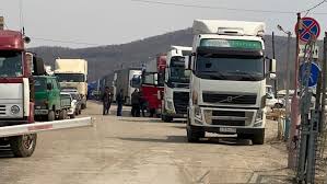 На российско-китайской границе опять стоят очереди из большегрузов