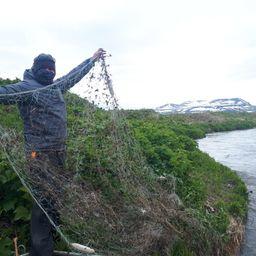 Браконьеры Камчатки открывают сезон в заповедных водах